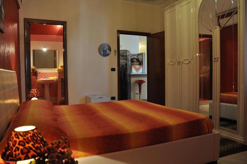 B&B Hollywood - Parcheggio Privato ปอร์โตเชซาเรโอ ภายนอก รูปภาพ